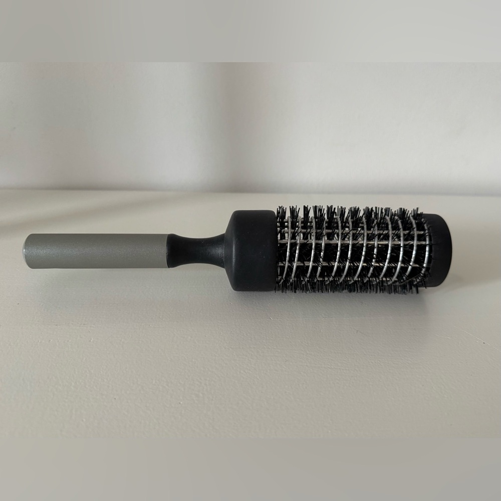 Raincry Professional Round Brush - Magnesium Volumizing Brush - Size Large - Picture 2 of 8